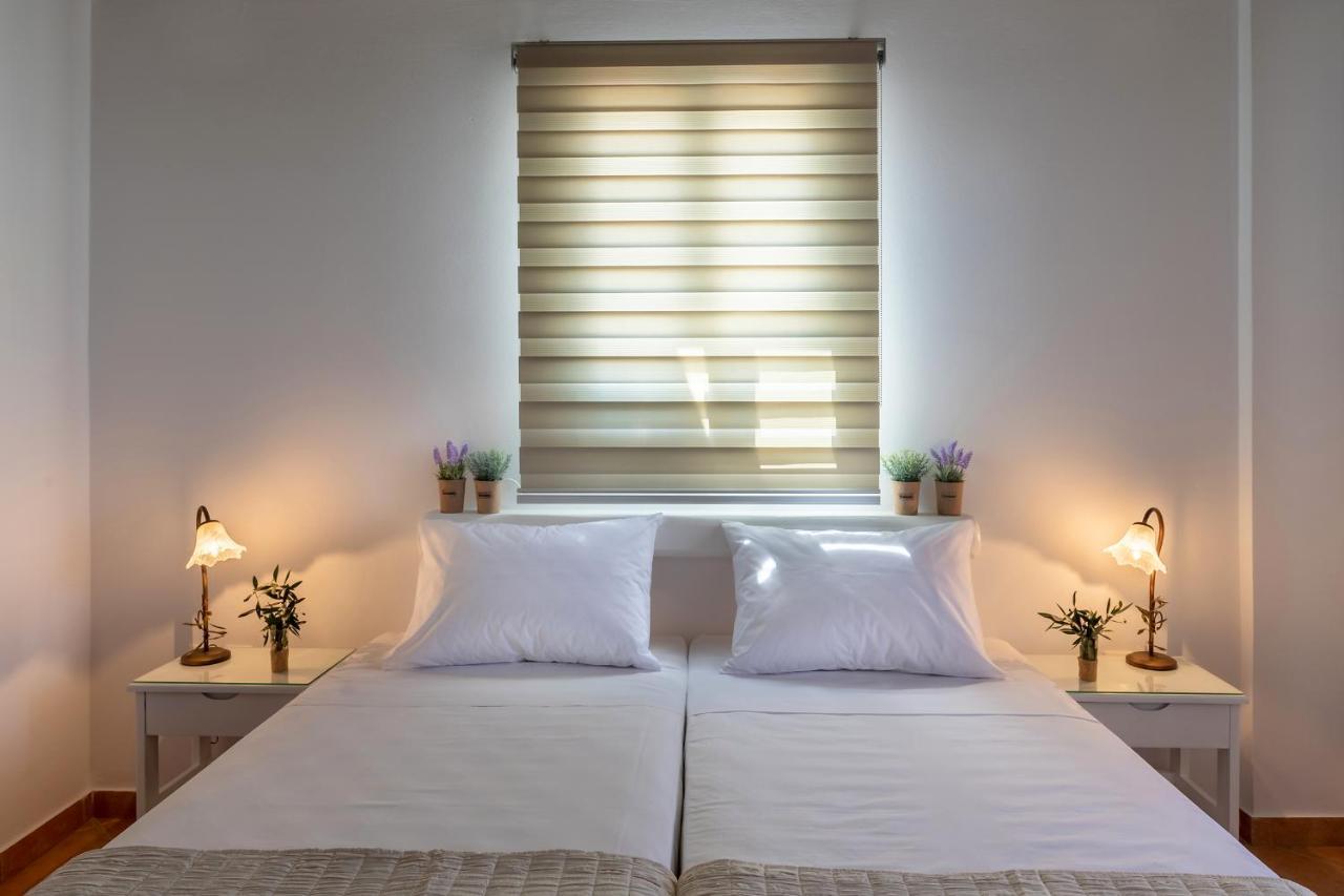 Olivas Rooms Galissas Bagian luar foto